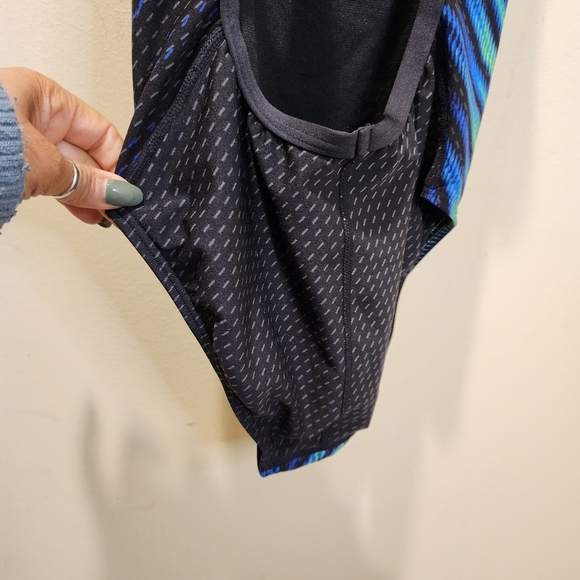 TYR Vibrant Chevron One Piece  Swimsuit Size 34 - Picture 8 of 10